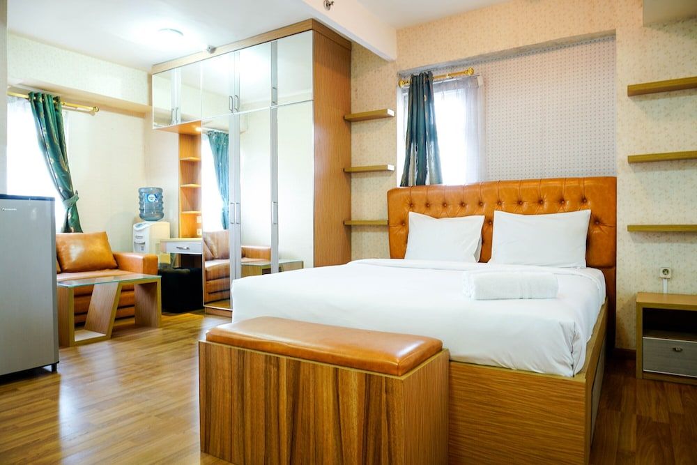 undefined Furnished Studio with Comfortable Design Green Pramuka Apartment 5