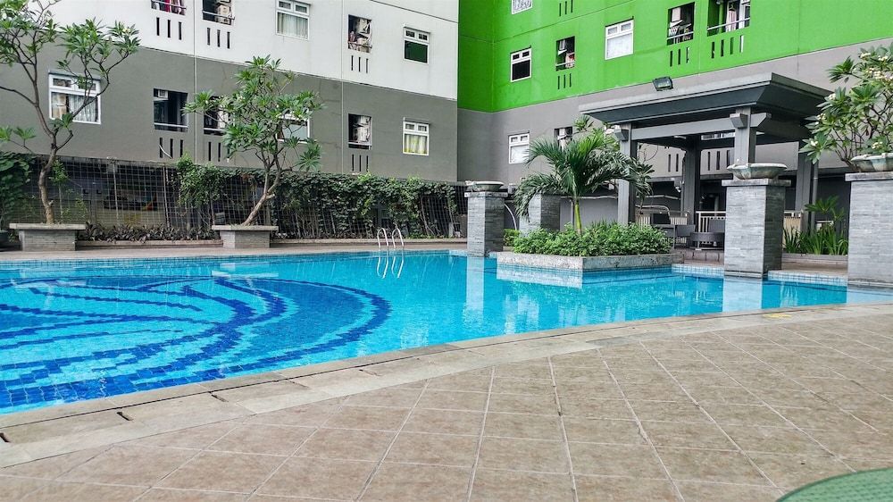 undefined Stylish and Comfortable Studio Green Pramuka Apartment 4