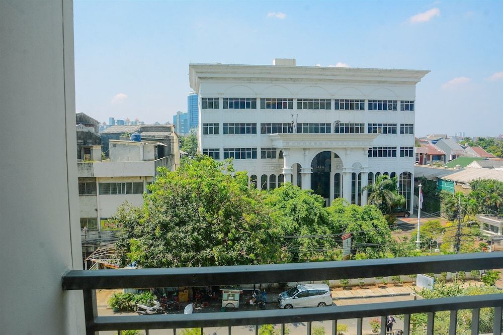 undefined Comfy and Modern Studio Apartment at Elpis Residence 3