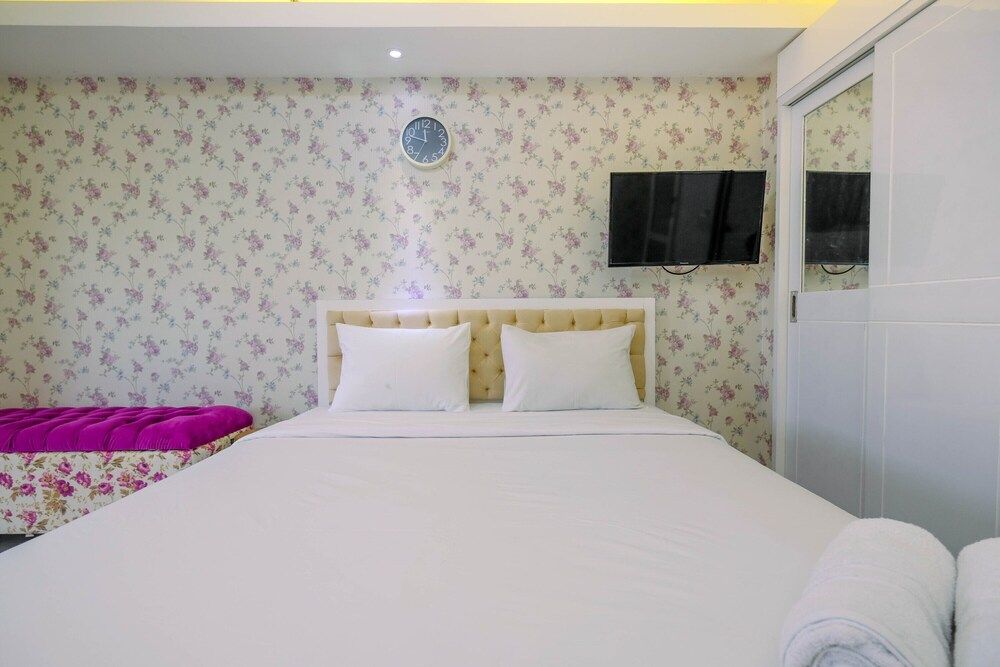 undefined Compact Studio Kalibata City Apartment near Shopping Center 5