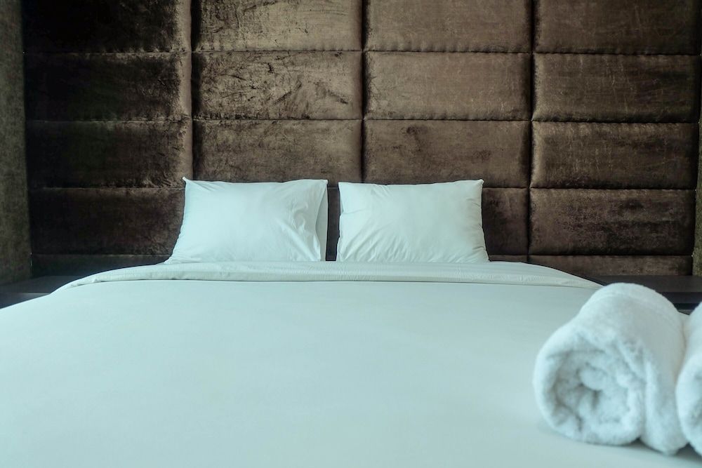 undefined Good Location with Simply Furnished 1BR Apartment Woodland Park 6