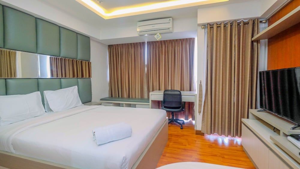 undefined Cozy Studio Apartment at H Residence near MT Haryono 6