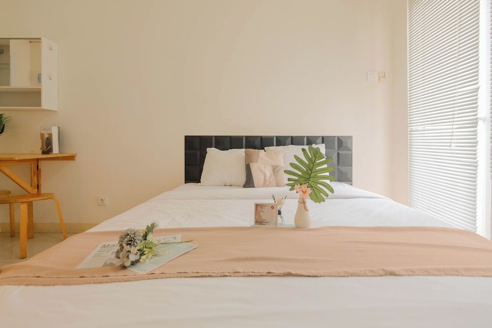 undefined Cozy Studio with Direct Access to Mall at Green Pramuka Apartment 10