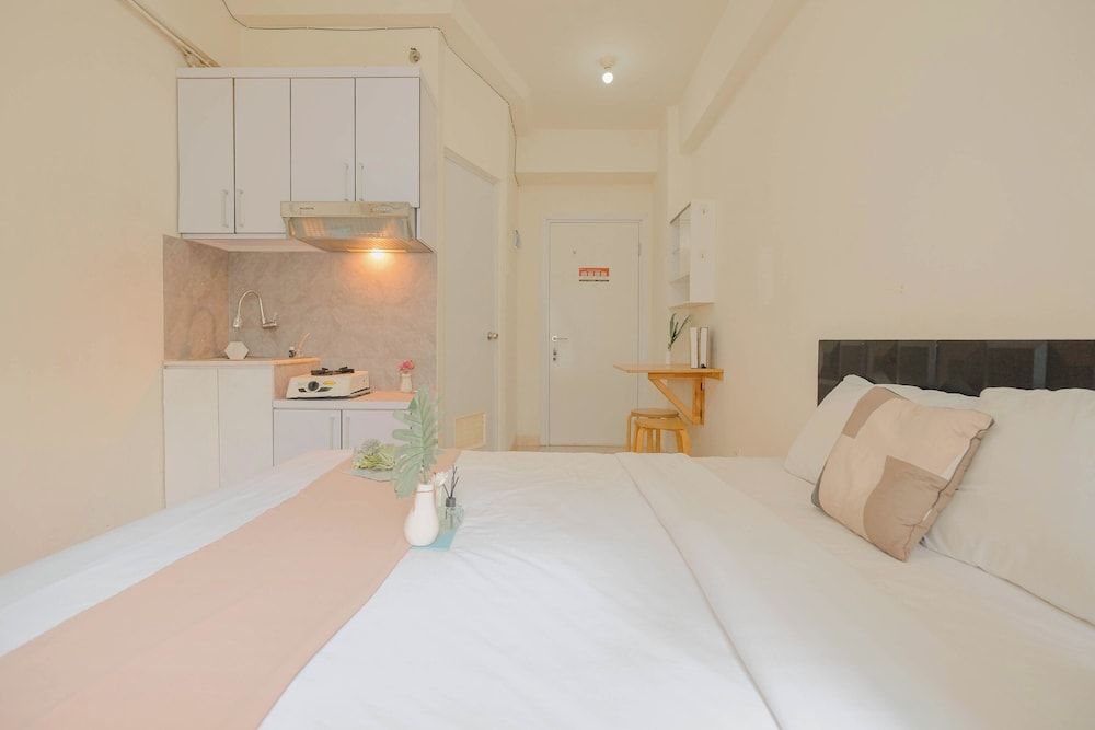 undefined Cozy Studio with Direct Access to Mall at Green Pramuka Apartment 6