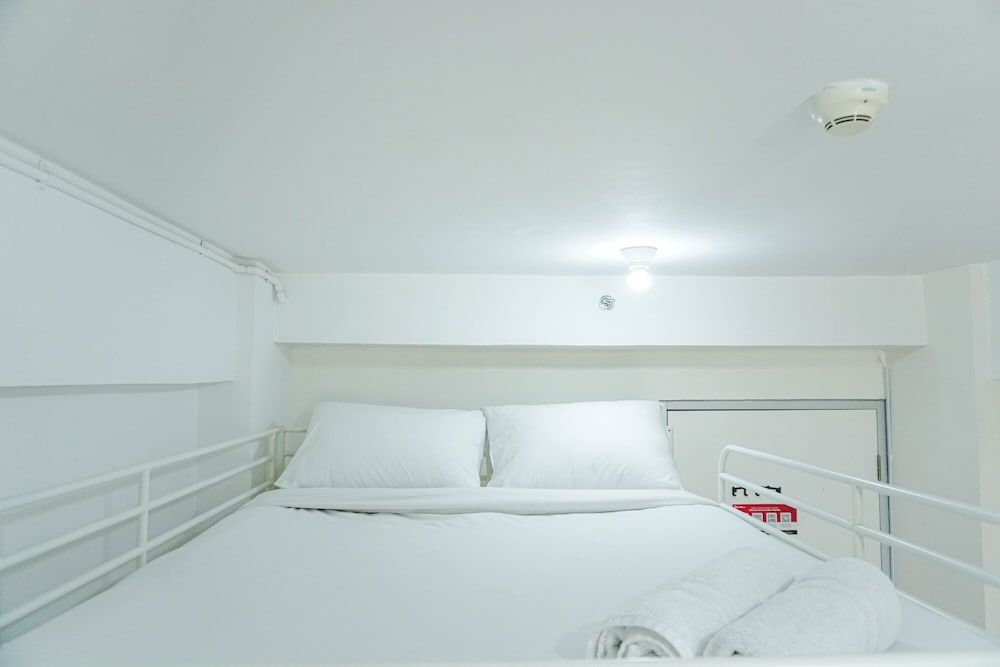 undefined Compact and Scenic Studio Room Green Bay Pluit Apartment 7