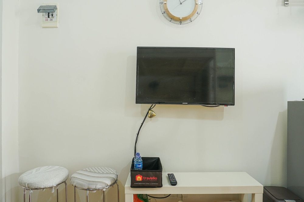 Compact and Scenic Studio Room Green Bay Pluit Apartment Room 10