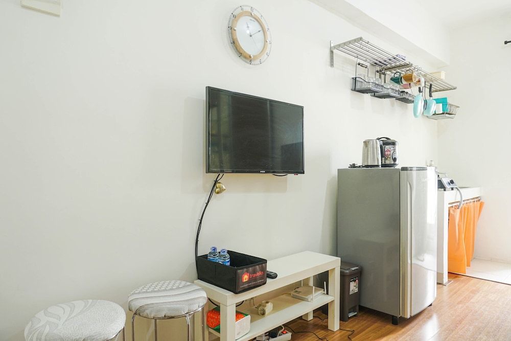 Compact and Scenic Studio Room Green Bay Pluit Apartment Room 9