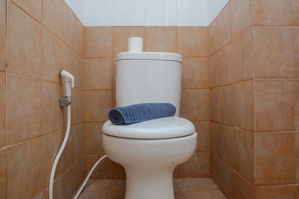 Comfortable and Clean 2BR Green Pramuka Apartment Room 11