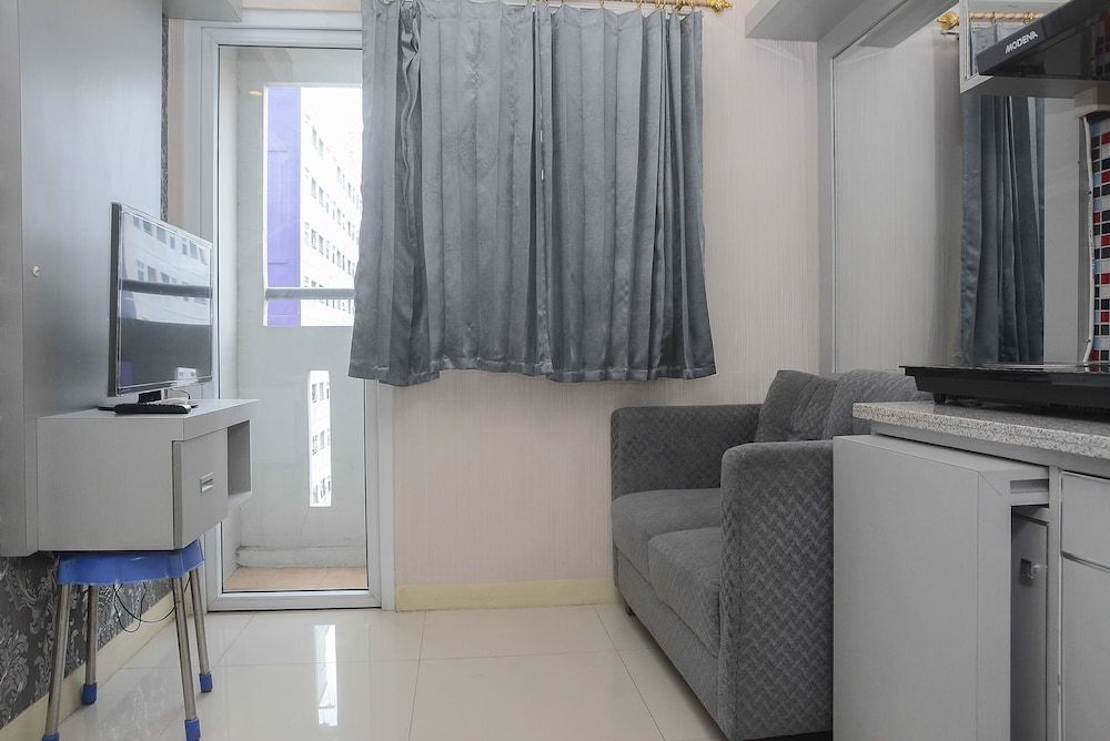 Comfortable and Clean 2BR Green Pramuka Apartment Room 10