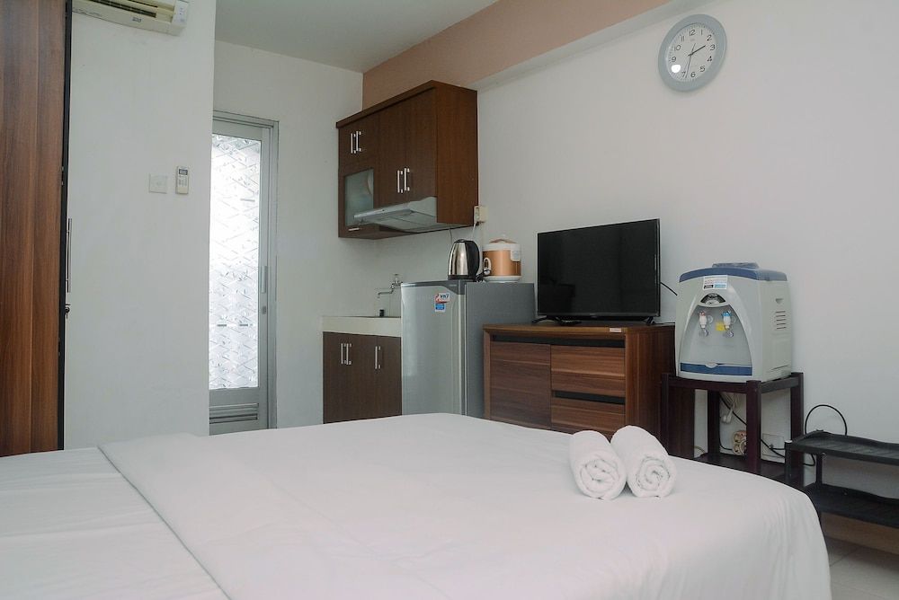 undefined Good and Comfy Studio Room at Green Bay Pluit Apartment 8