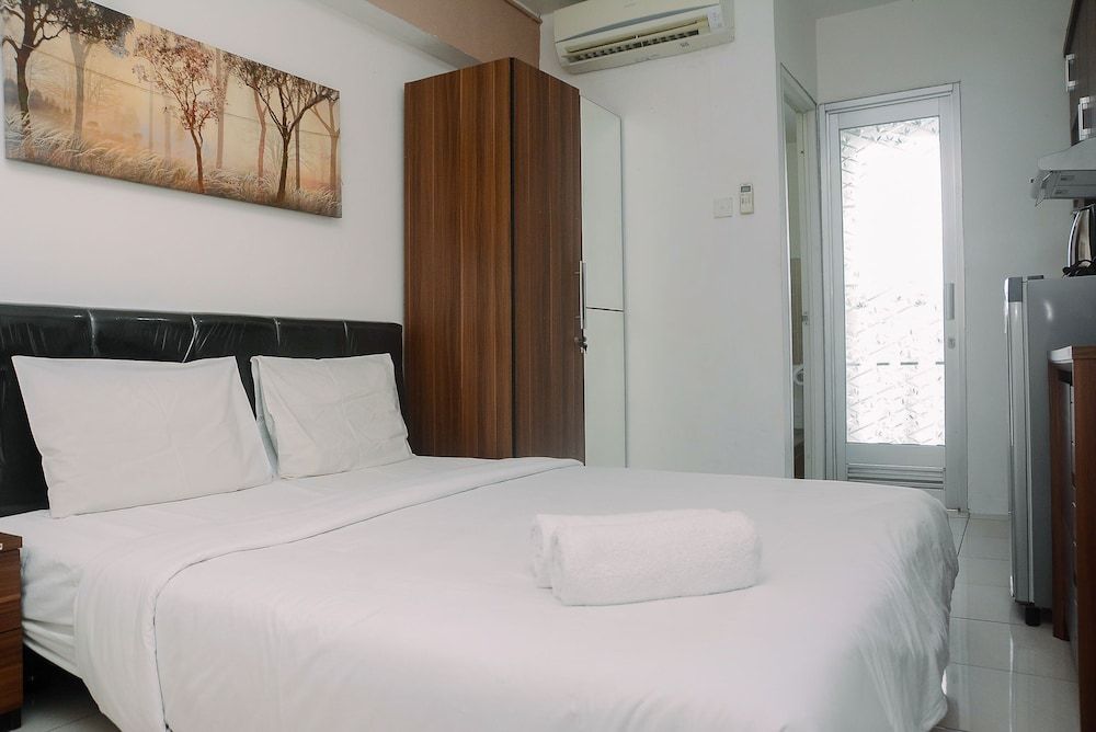 undefined Good and Comfy Studio Room at Green Bay Pluit Apartment