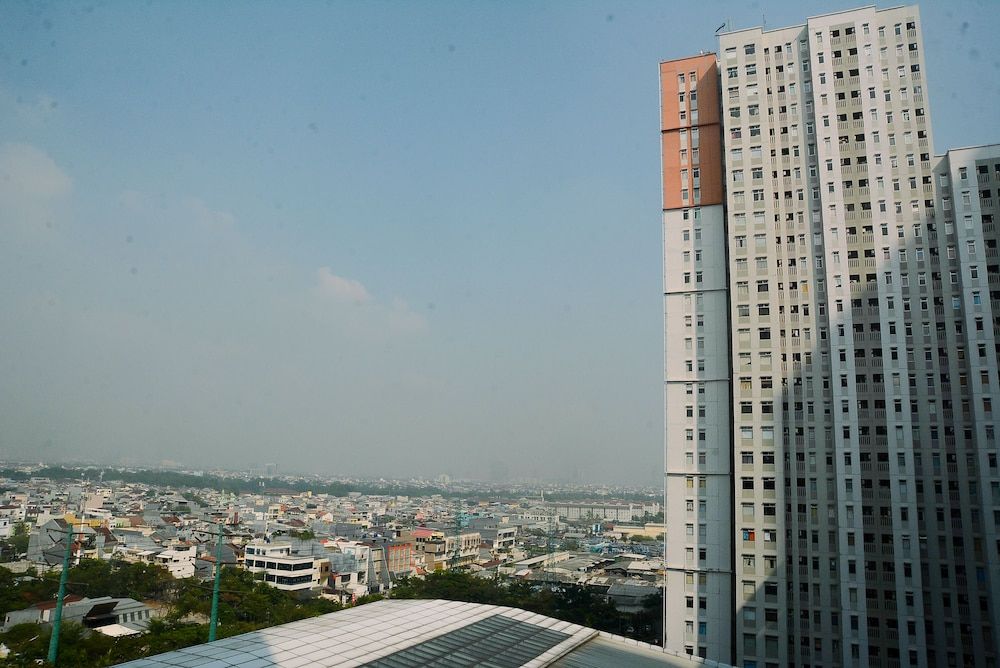 undefined Good and Comfy Studio Room at Green Bay Pluit Apartment 2