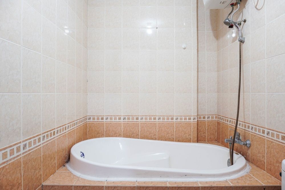 Simply 1BR Grand Palace Kemayoran Apartment Room 13