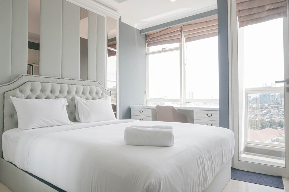 undefined Comfy and Wonderful Studio Menteng Park Apartment 7