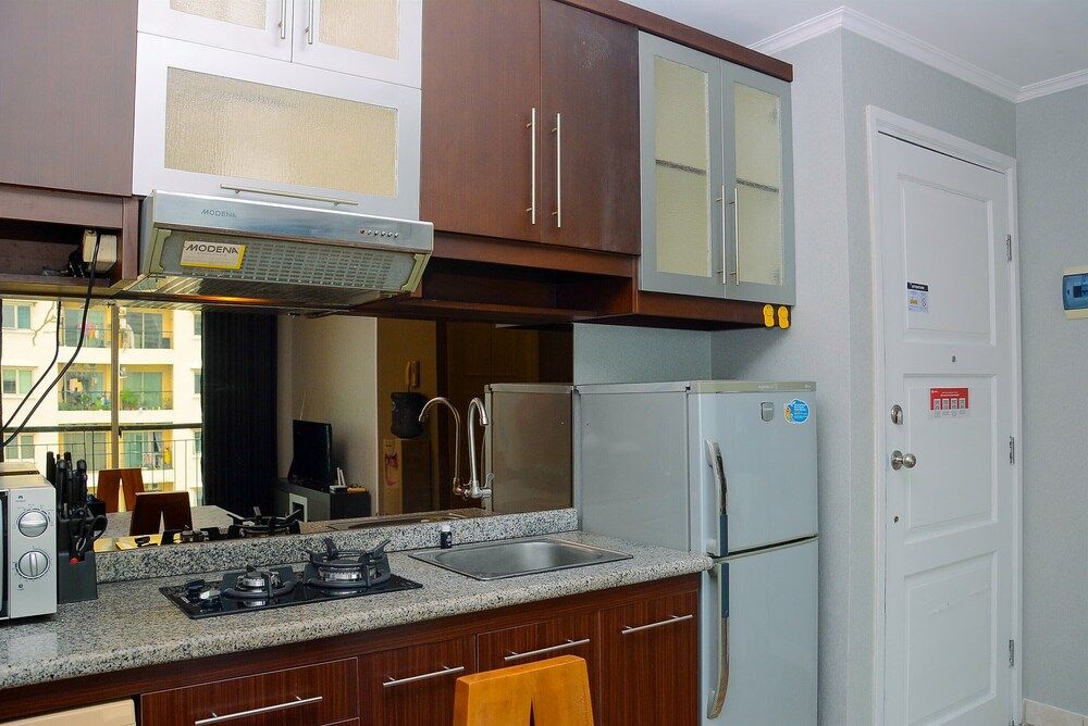 Simple Living 2BR Apartment City Home near MOI Kelapa Gading Apartment, Non Smoking, Kitchenette 7