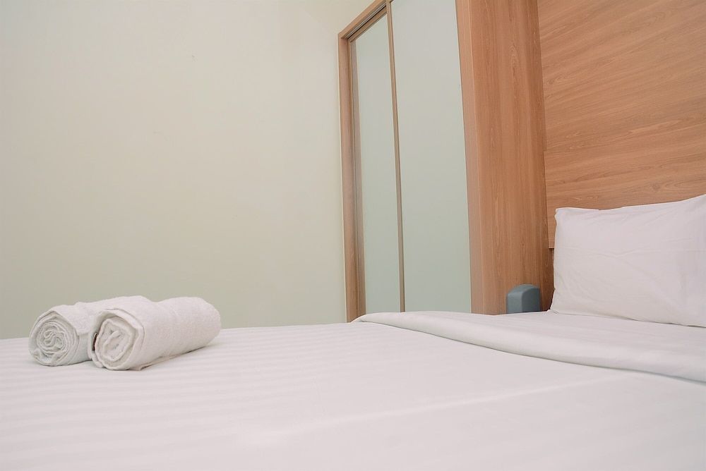 undefined Trendy 2BR Green Pramuka Apartment 3