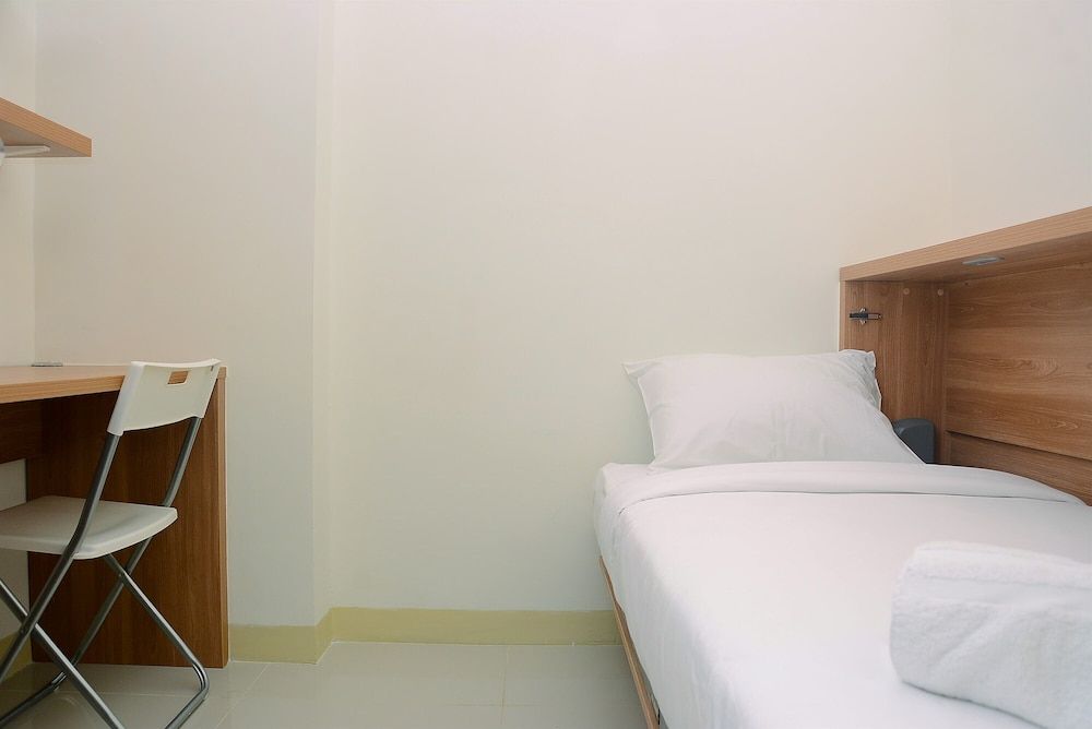 undefined Trendy 2BR Green Pramuka Apartment 7