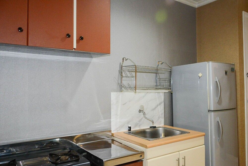 undefined Simple and Comfortable 2BR at City Home MOI Apartment 10