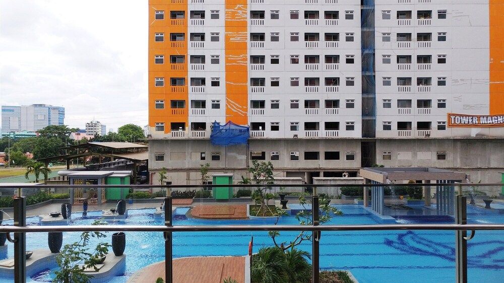 undefined Comfort 1BR with Study Room Green Pramuka Apartment 3