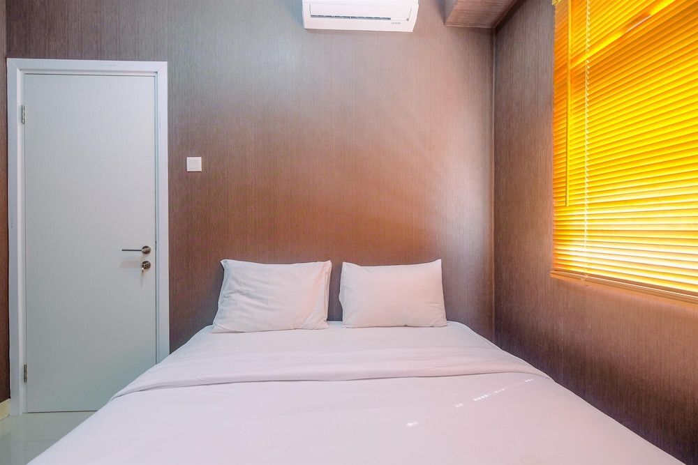 undefined Comfort 1BR with Study Room Green Pramuka Apartment