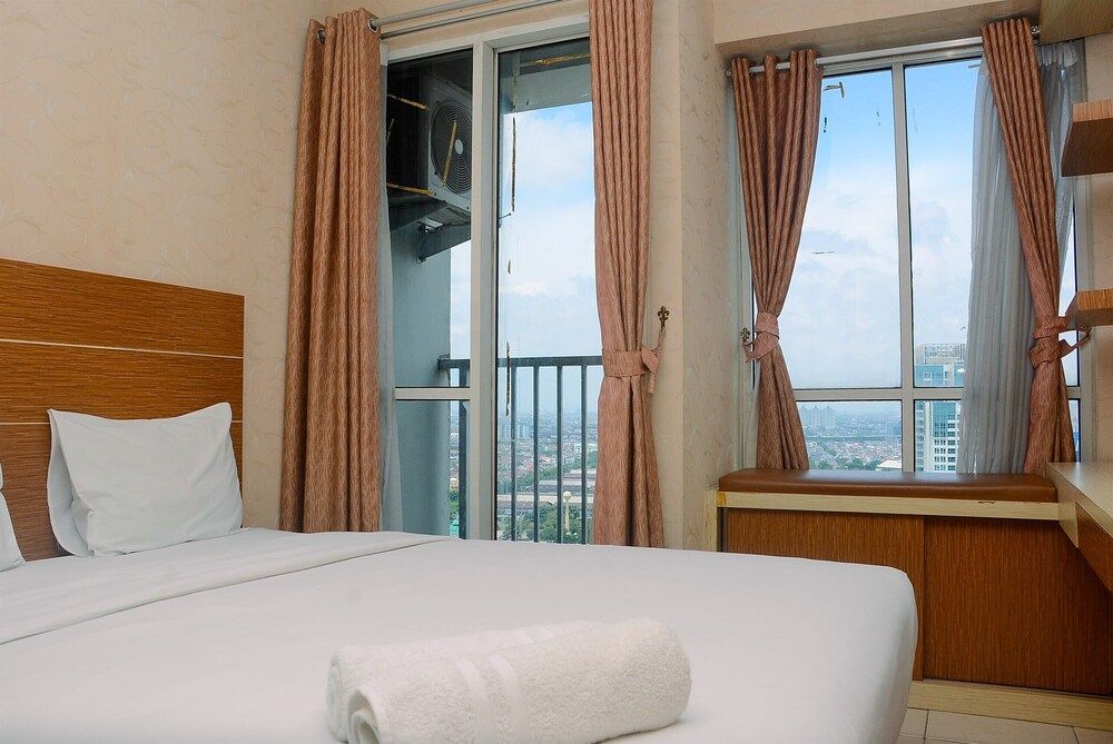 undefined Comfort and Modern Studio Tifolia Apartment 7