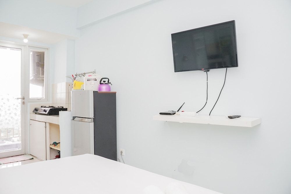 undefined Roomy Studio Room Bintaro Park View Apartment 7