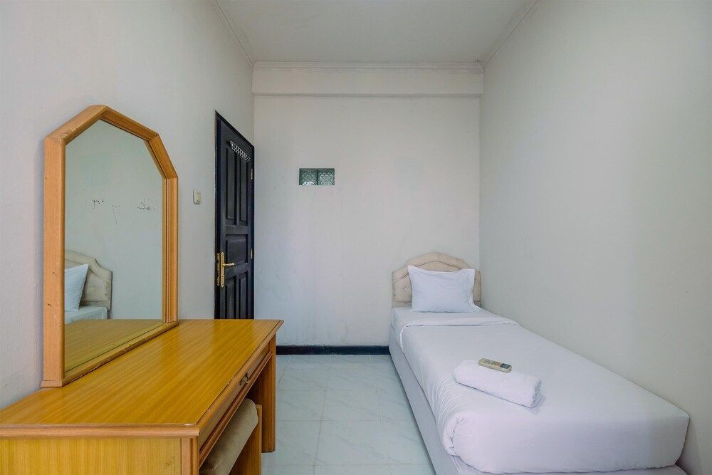 undefined Homey and Spacious 3BR Kondominium Juanda Apartment 6