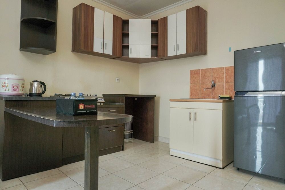 Strategic for 4 Pax 2BR City Home Apartment near MOI Room 14