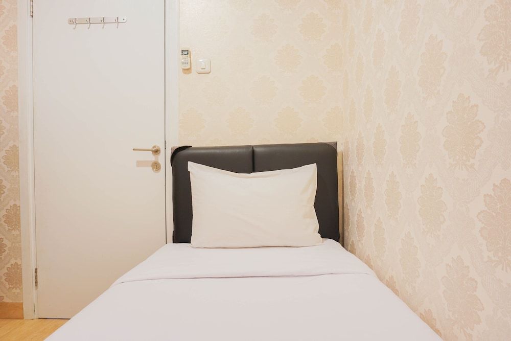 Nice and Spacious 2BR Green Pramuka City Apartment Room 7