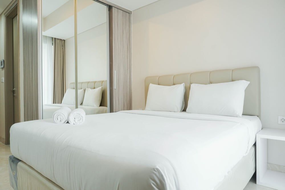 undefined Luxury and Cozy Studio at Gold Coast Apartment 7