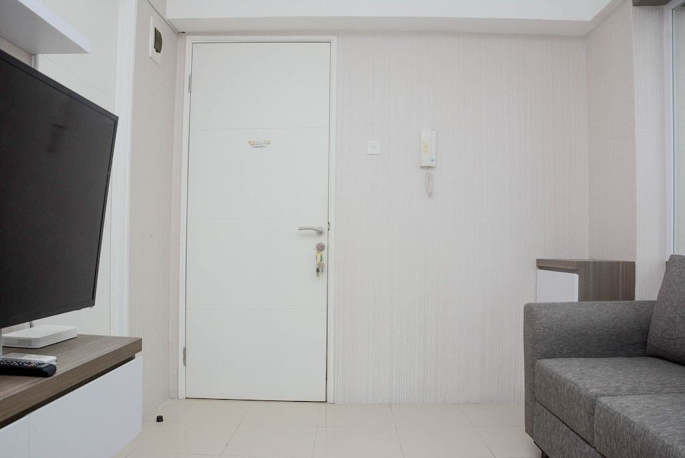 undefined Cozy Stay 2BR Bassura City Apartment near Mall 7