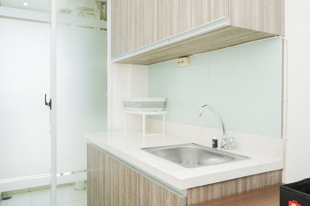 undefined Comfortable 1BR Apartment at Vittoria Residence 4