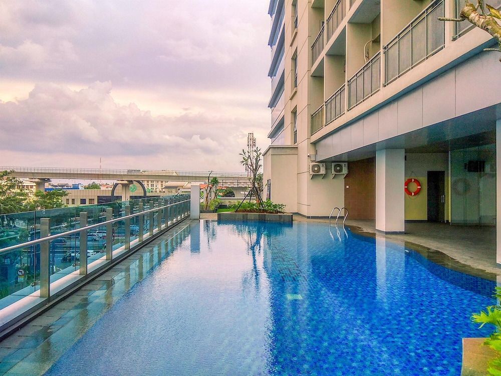 undefined Wonderful 1BR at Bellevue Place Apartment 2