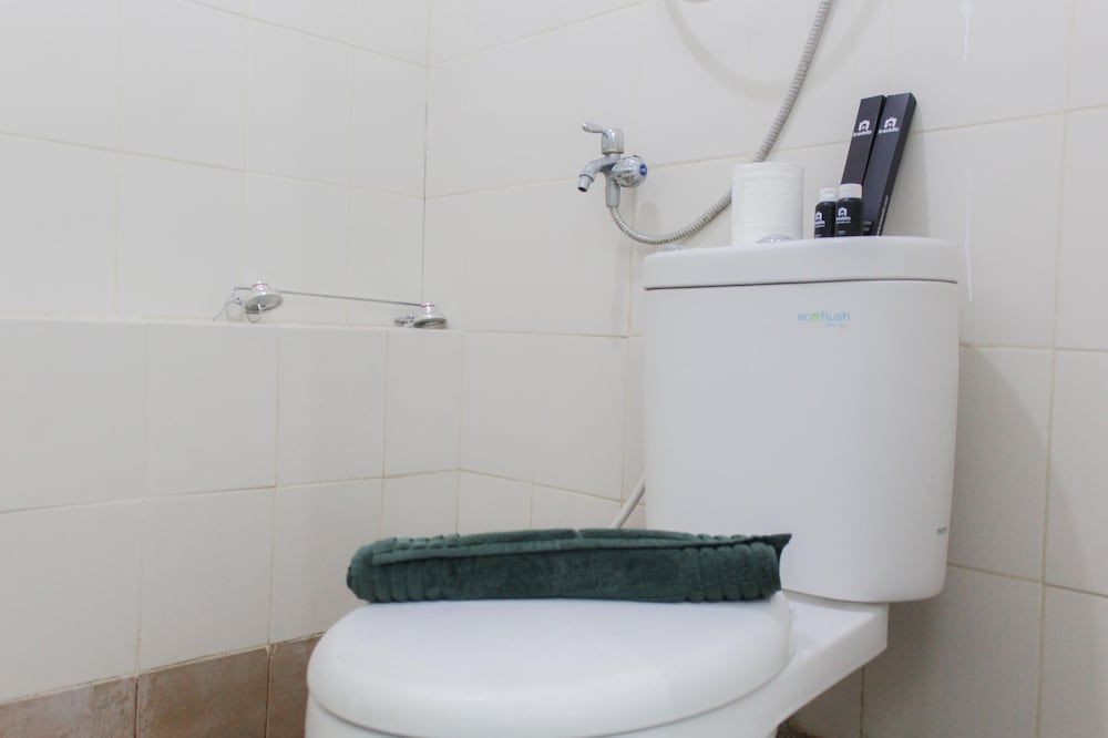 Homey and Cozy 2BR Bassura City Apartment near Mall Room 6