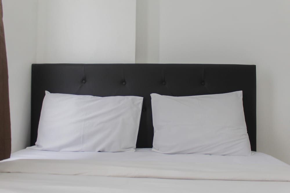 Homey and Cozy 2BR Bassura City Apartment near Mall Room 4