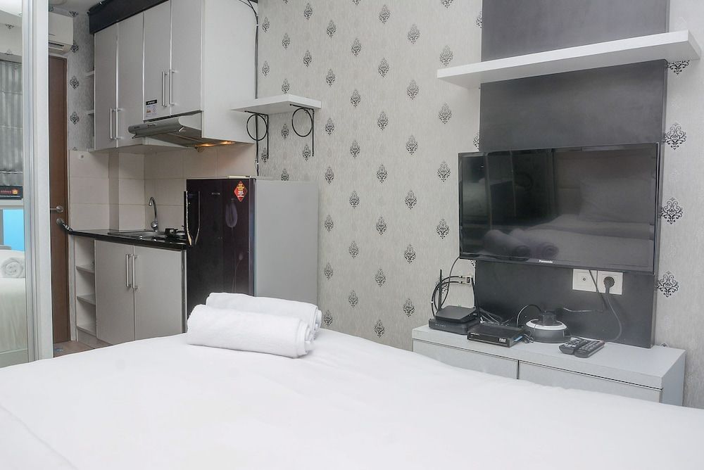 undefined Comfort with City View Studio Tifolia Apartment 3