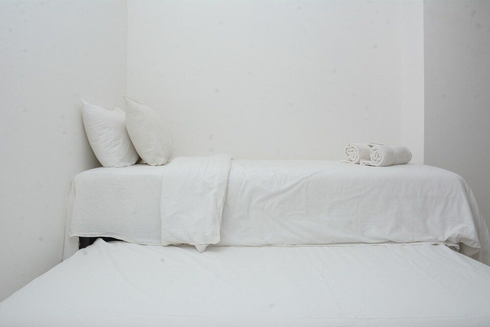 undefined Strategic And Comfortable 1Br At Bassura City Apartment 4