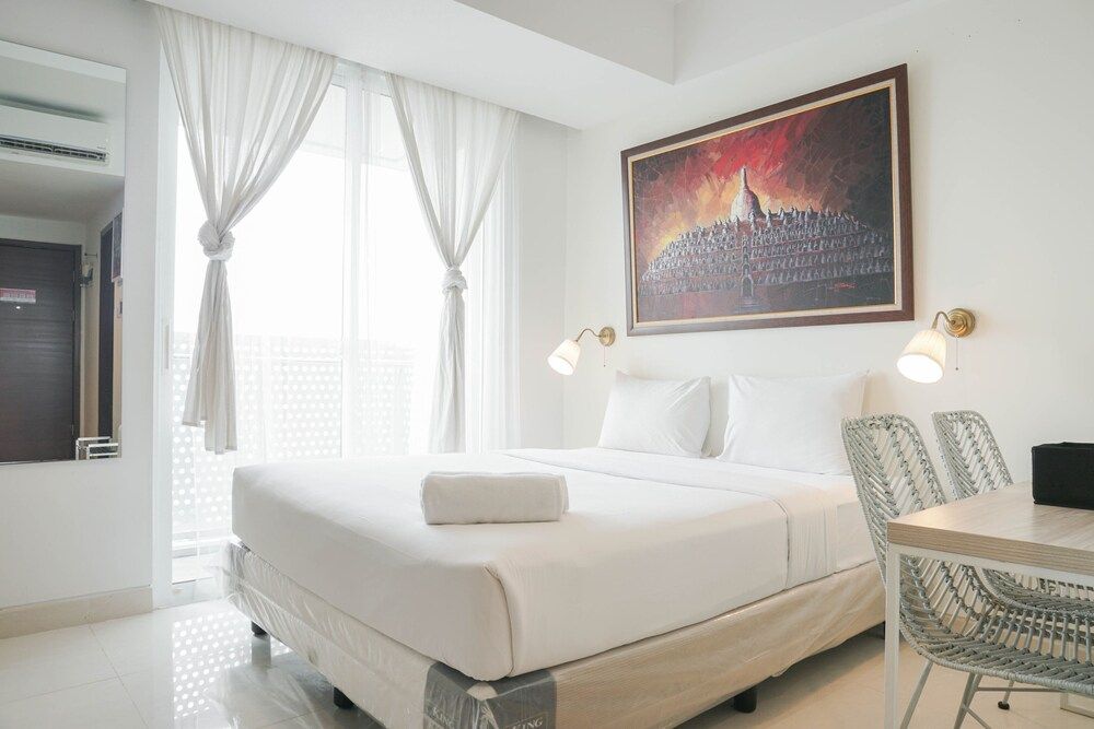 undefined Minimalist Studio Room With City View At West Vista Apartment 9