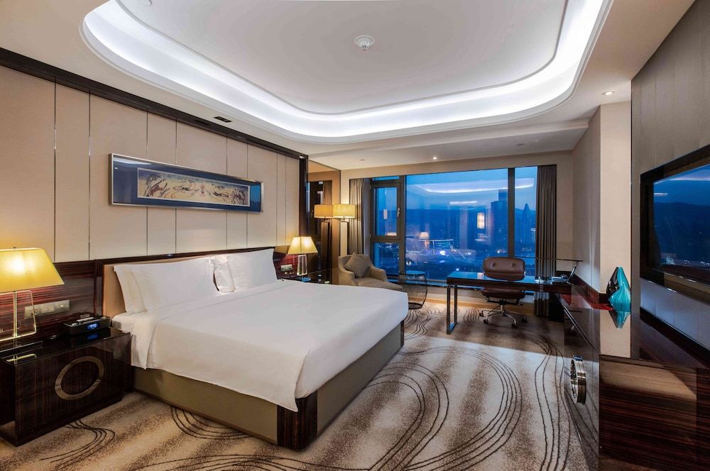 Suite, 1 Bedroom (with Living and Dining Area)