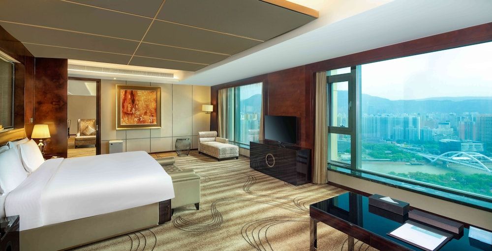 Royal Suite, 1 King Bed, River View