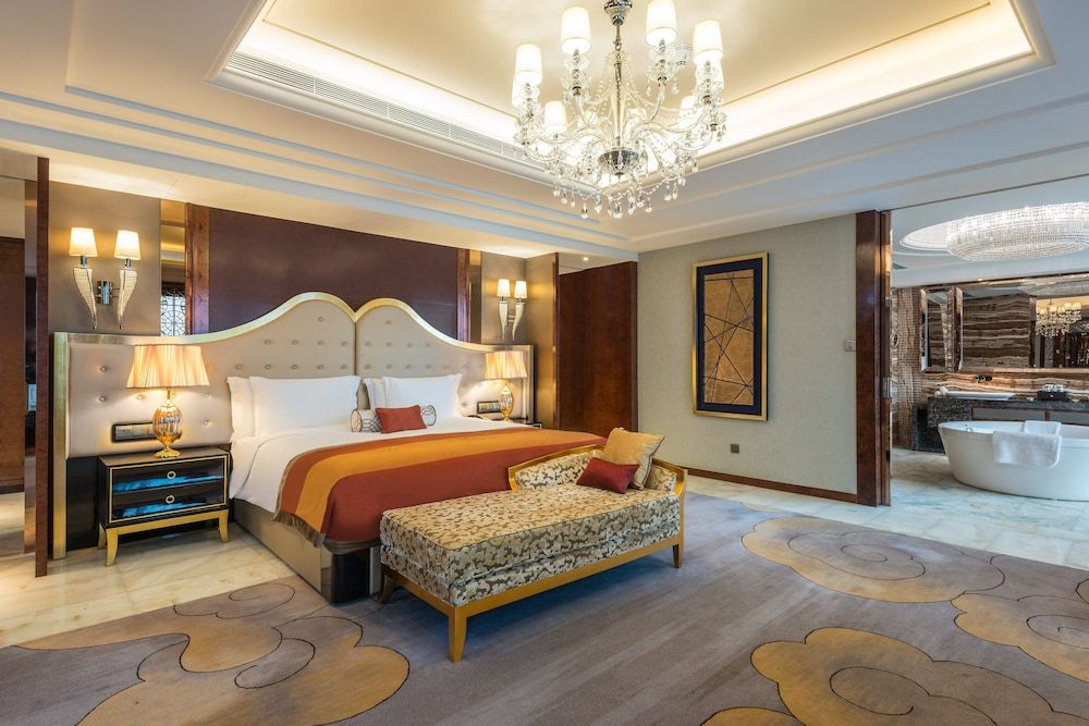 Presidential Suite, Multiple Beds