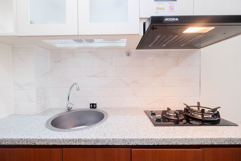 undefined Cozy And Simply Studio Tifolia Apartment Near Kelapa Gading By Travelio 9