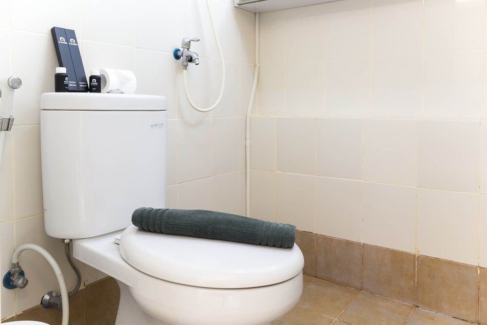 Nice and Comfy 2BR Bassura City Apartment near Mall Room 12