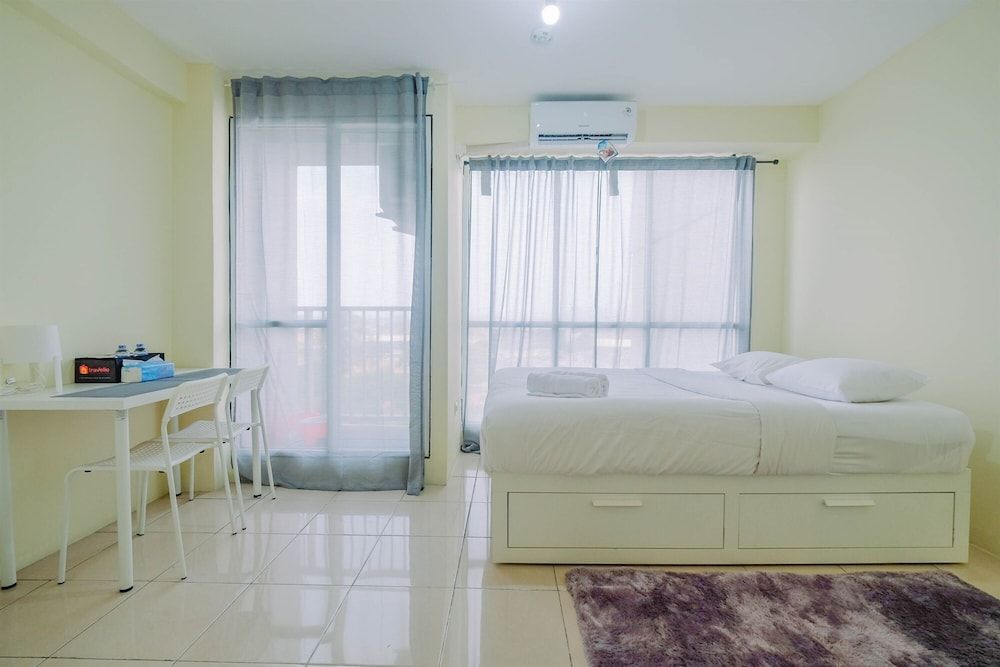 undefined Tifolia Studio Apartment with Double Bed near LRT Station 10