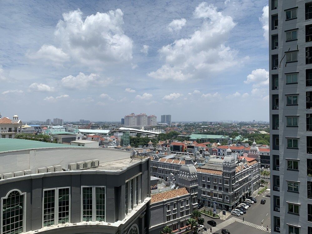 undefined Comfort 2BR at City Home MOI Apartment