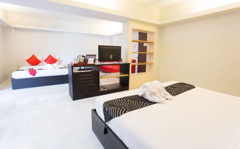 The One Hotel Deluxe Twin Room 2