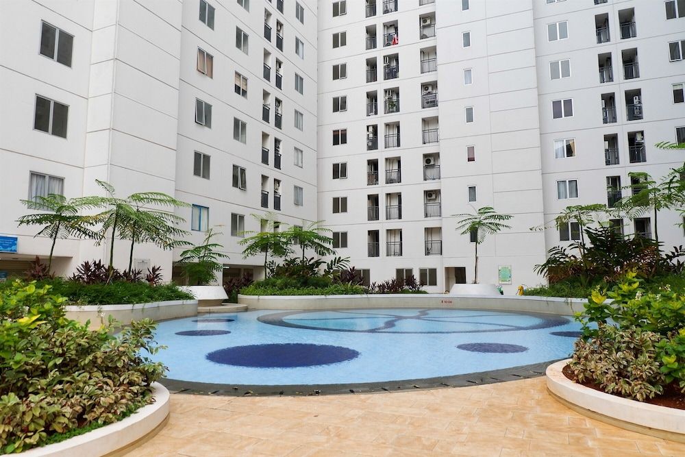undefined Comfort Living 1Br At Bassura City Apartment 2
