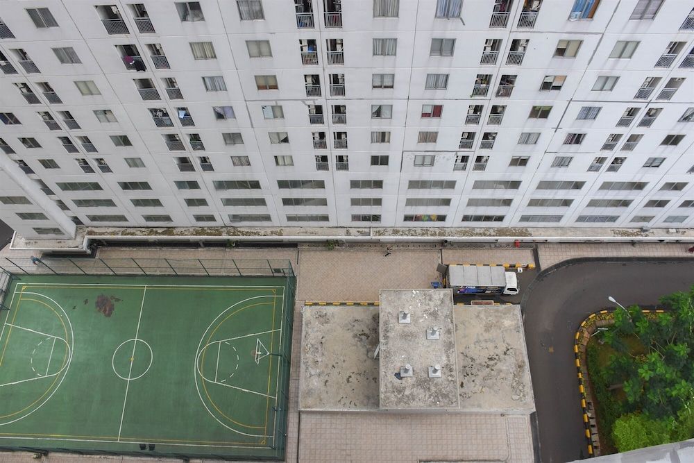 undefined Comfort And Simple 2Br At Bassura City Apartment