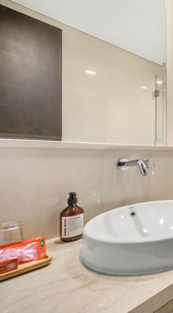 LYON by Kozystay Apartment, 2 Bedrooms, City View 14