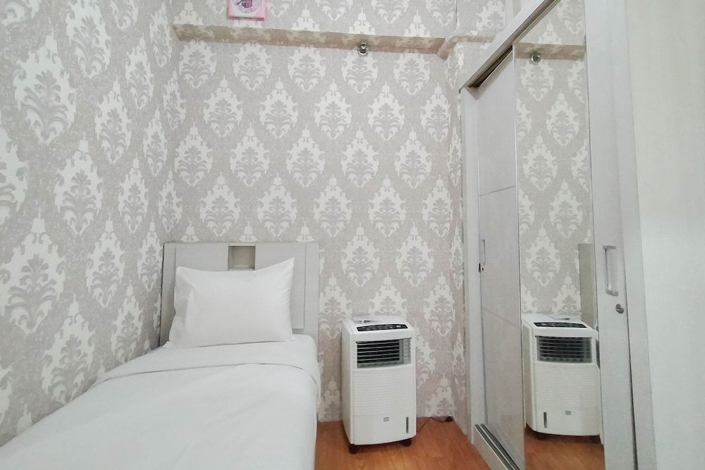 undefined Nice And Cozy 2Br At Green Pramuka City Apartment 5